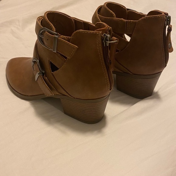 Booties - Picture 4 of 5